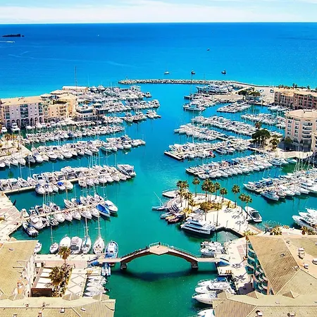 F2 à Port-fréjus 2/4 Personnes * Fréjus