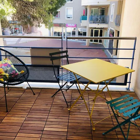 2 Pieces A Port-frejus *