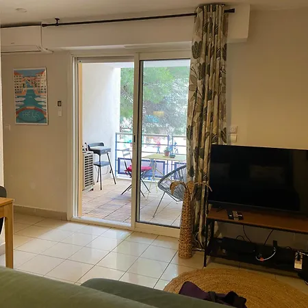 2 Pieces A Port-frejus Apartment *